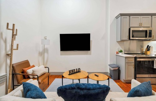 Downtown Louisville Apartment | 10-Unit Cozy Loft w Free Parking | Med District