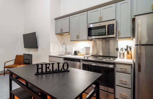 Downtown Louisville Apartment | 10-Unit Cozy Loft w Free Parking | Med District