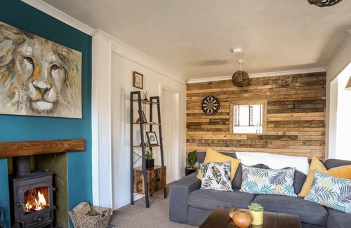 Edern House | 10 Y DDOL, pet friendly, with open fire in Morfa Nefyn