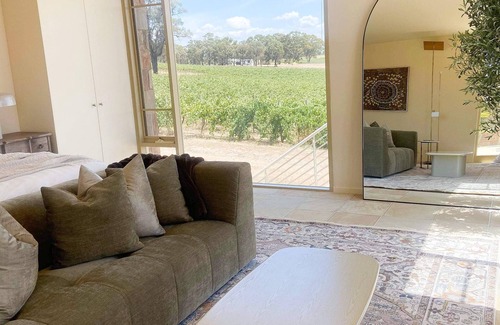 Ladys Pass House | 100 acres of Vineyard Perfection.