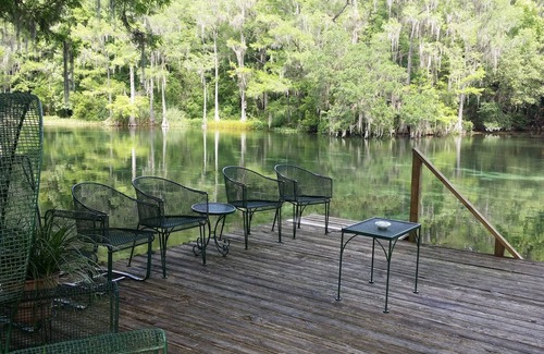 Dunnellon House | 100 FT OF RIVER FRONT! HALFWAY BETWEEN KP HOLE & SWAMPY'S!