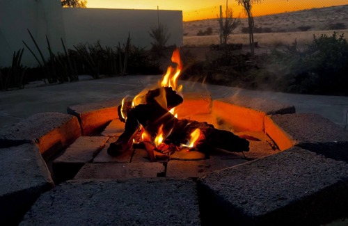 Uis Cottage | 100% Green Eco with solar Brandberg view and stargazing, cottage nestled in Uis.