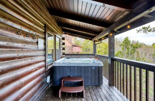Gatlinburg House | 100 Guests Blackthorn: Sister Smokies Homes Luxury Mountain Retreat