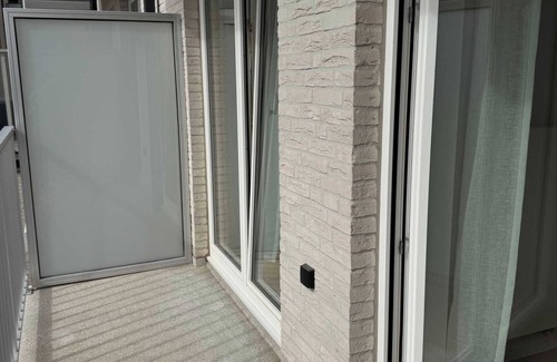 Knokke House | 100 meter Beachfront Bliss: Balcony & Sea Views