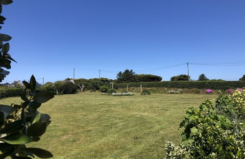 Plouguerneau House | 100 metres from the beach, recent house, GR 34