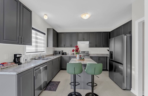 Thorold House | 100% Private and Spotless ~Fresh Linens ~New House