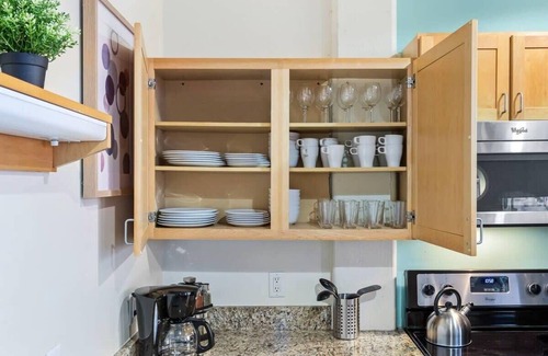Downtown Apartment | 100 Year-Old Historic Brick 2BR Loft-High Ceiling8