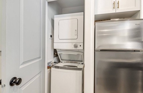 Downtown Salt Lake City Apartment | 100 yr-old Charm! You won't want to leave - minutes to Downtown.