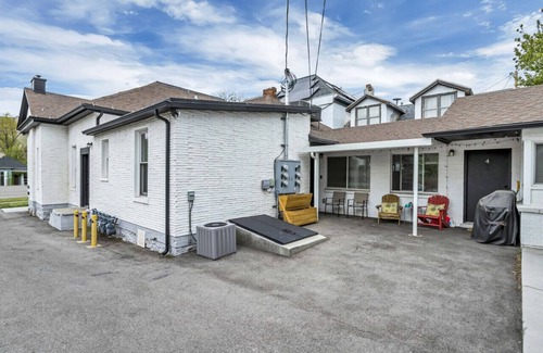 Downtown Salt Lake City Apartment | 100 yr-old Charm! You won't want to leave - minutes to Downtown.