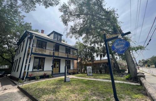 Downtown Historic District Bed & Breakfast | 1001 Nights Historic Bed and Breakfast Adults Only