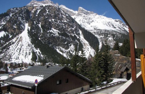 Pralognan-la-Vanoise Apartment | 100m from ski slopes, 1st floor, balcony, tv, ski locker, 44m², Pralognan-la-Vanoise