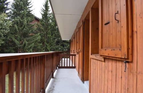 Meribel Apartment | 100m from ski slopes, 3rd floor, balcony, tv, ski locker, 41m², Méribel