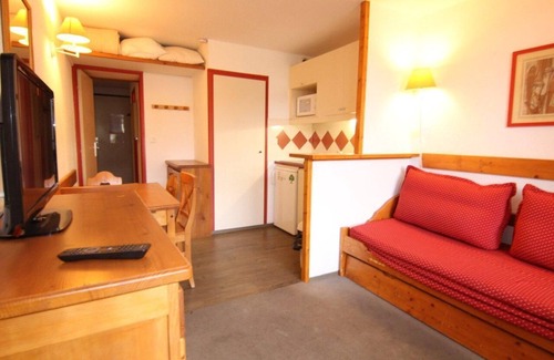 Bergers Apartment | 100m from ski slopes, 2nd floor, balcony, tv, ski locker, 24m², Alpe d'Huez