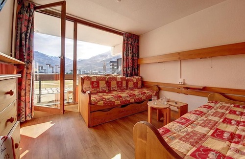 Les Menuires Apartment | 100m from ski slopes, 2nd floor, balcony, tv, ski locker, 24m², Les Menuires
