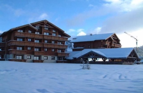 Les Saisies Apartment | 100m from ski slopes, 2nd floor, balcony, tv, ski locker, 33m², Les Saisies
