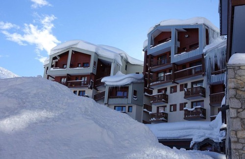 Tignes Apartment | 100m from ski slopes, 2nd floor, balcony, tv, ski locker, 23m², Tignes