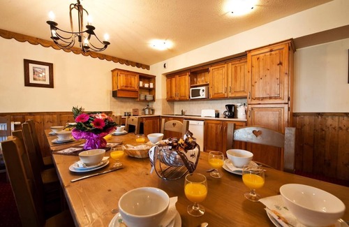 Bourg-Saint-Maurice Apartment | 100m from ski slopes, fitness, swimming pool, sauna, balcony, fireplace or stove, tv, ski locker