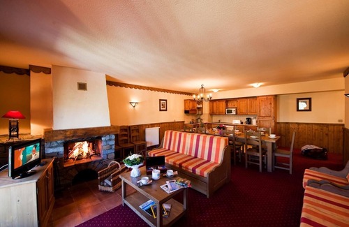Bourg-Saint-Maurice Apartment | 100m from ski slopes, fitness, swimming pool, sauna, balcony, fireplace or stove, tv, ski locker