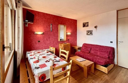 Bellentre Apartment | 100m from ski slopes, floor -1, view mountain, balcony, tv, 36m², Montchavin La Plagne