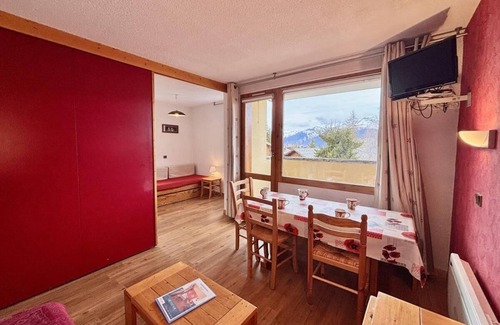 Bellentre Apartment | 100m from ski slopes, floor -1, view mountain, balcony, tv, 36m², Montchavin La Plagne