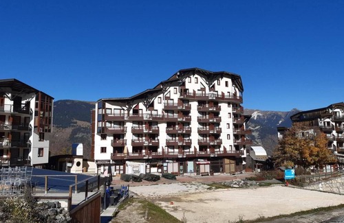 La Perriere Apartment | 100m from ski slopes, 3rd floor, view forest, balcony, tv, ski locker, 35m², La Tania