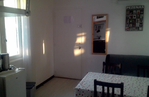 Le Grau-dʼAgde Apartment | 100m from the beach, apartment with river view, small garden for meals