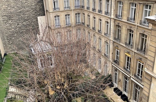 Madeleine Apartment | 100m2 designer apartment, sunny and quiet in the heart of Paris.