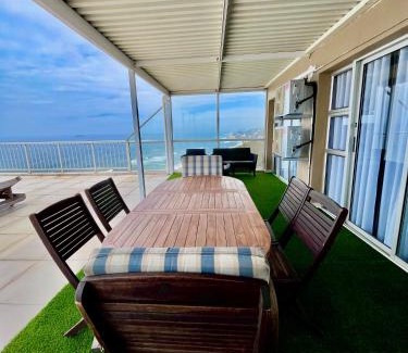 Umdloti Apartment | 101 Camarque - 3 Bedroom Apartment With Amazing Sea Views In Umdloti