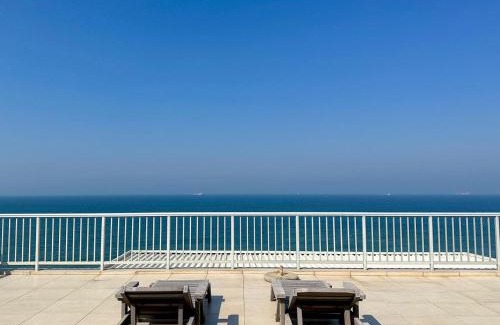 Umdloti Apartment | 101 Camarque - 3 Bedroom Apartment With Amazing Sea Views In Umdloti