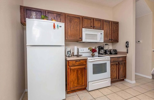Kissimmee Condo | 101 Perfect Family Townhouse with Private Pool Near Disney & Water Parks!