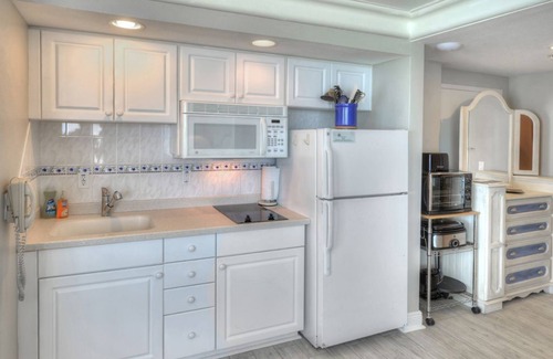 Ortona Park Condo | 1013 -Panoramic Views - Large Private Balcony