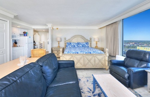 Ortona Park Condo | 1013 -Panoramic Views - Large Private Balcony