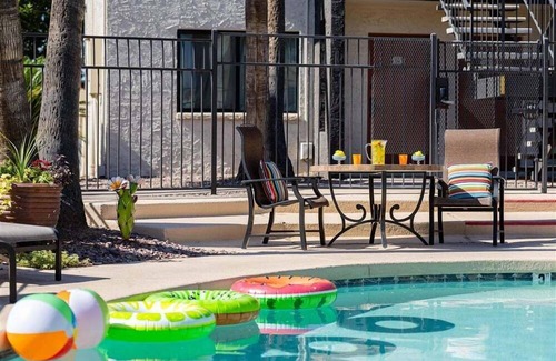 New Papago Parkway Apartment | 102 -Resort-Style Living | Luxe Suite, Poolside Lounge, Tennis & Outdoor Games
