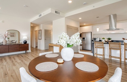Central Business District Condo | 1025 Luxe 2BR Waterfront District Close to Downtown & WWU