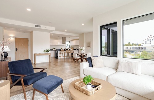 Central Business District Condo | 1025 Luxe 2BR Waterfront District Close to Downtown & WWU