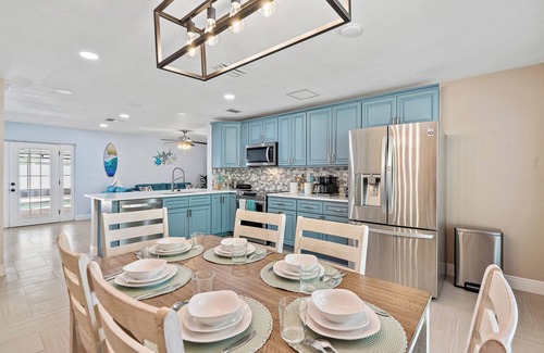 Pinellas Park House | 102nd Pinellas Park home w/screened POOL