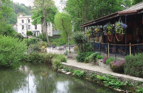 Nailsworth Apartment | (103)Beautiful Apartment in Landmark Cotswold Grade II Listed Georgian House -