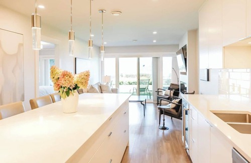 Central Okanagan Apartment | 103 - Bright & Cozy Space with Natural Light - Casa Loma