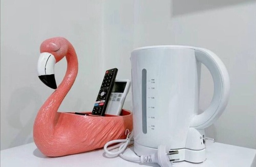 Brunswick East Apartment | 103 Luxury Queen & King Single beds w/Fast WiFi - 18 mins tram to CBD