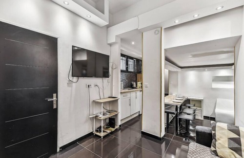 Quartier du Faubourg-Montmartre Apartment | 105-Suite Eliot - Superb Duplex in Paris