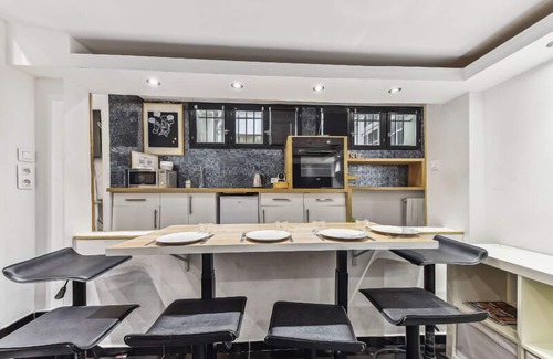 Quartier du Faubourg-Montmartre Apartment | 105-Suite Eliot - Superb Duplex in Paris