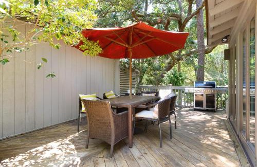 West Beach House | 1063 Sparrow Pond Cottage Woodland View