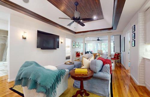 West Beach House | 1063 Sparrow Pond Cottage Woodland View