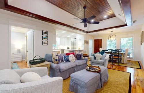 West Beach House | 1063 Sparrow Pond Cottage Woodland View