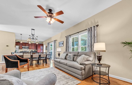 Huddleston House | 1066 Joffrey - 3 Bedroom Home 1st Fairway at Mariners SML