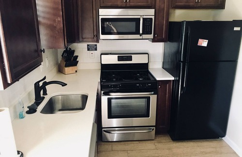Hollister House | (106B) Blue Heron Getaway 2 bedroom 1.5 bathrooms