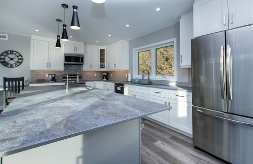 The Blue Mountains Ski Chalet | 107 Birchview Trail