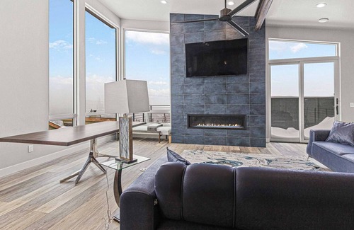 Woodmoor House | 10BR Grand Townhome w/ Multi Million Dollar Views