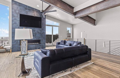 Woodmoor House | 10BR Grand Townhome w/ Multi Million Dollar Views