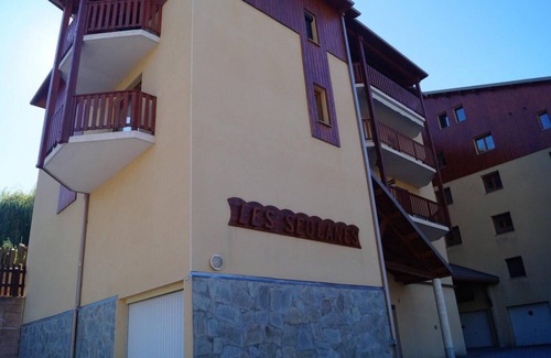 Le Sauze Apartment | 10m from resort center, 4th floor, view ski slopes, balcony, parking, tv, ski locker, 26m²
